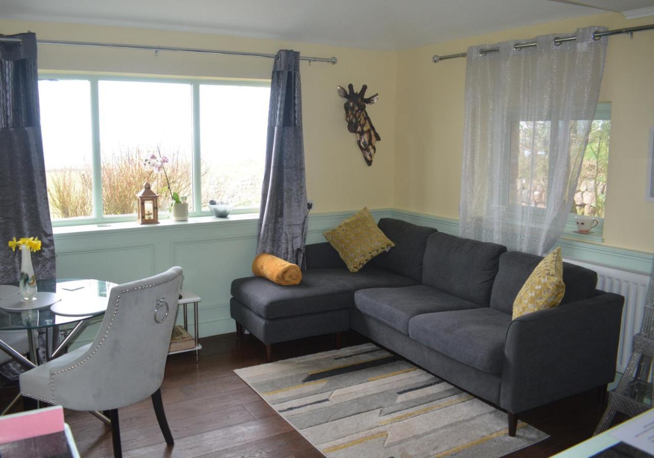 Distant Lights Apartment Lower Boscaswell Bagian luar foto
