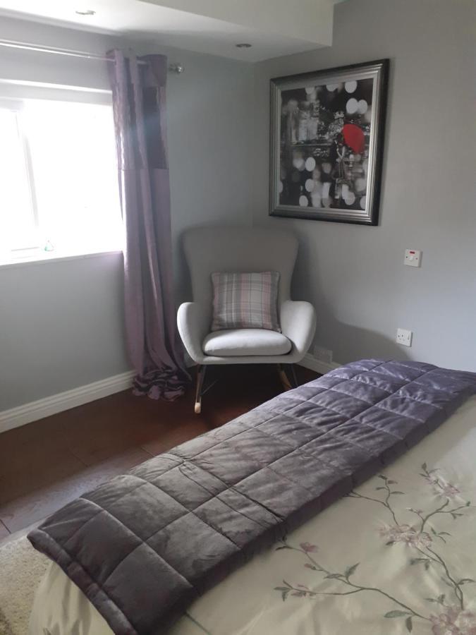 Distant Lights Apartment Lower Boscaswell Bagian luar foto
